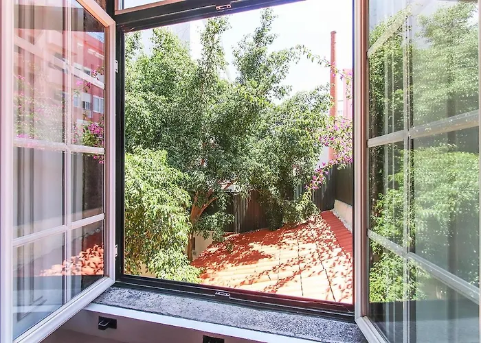 Dom Dinis Terrace Lissabon